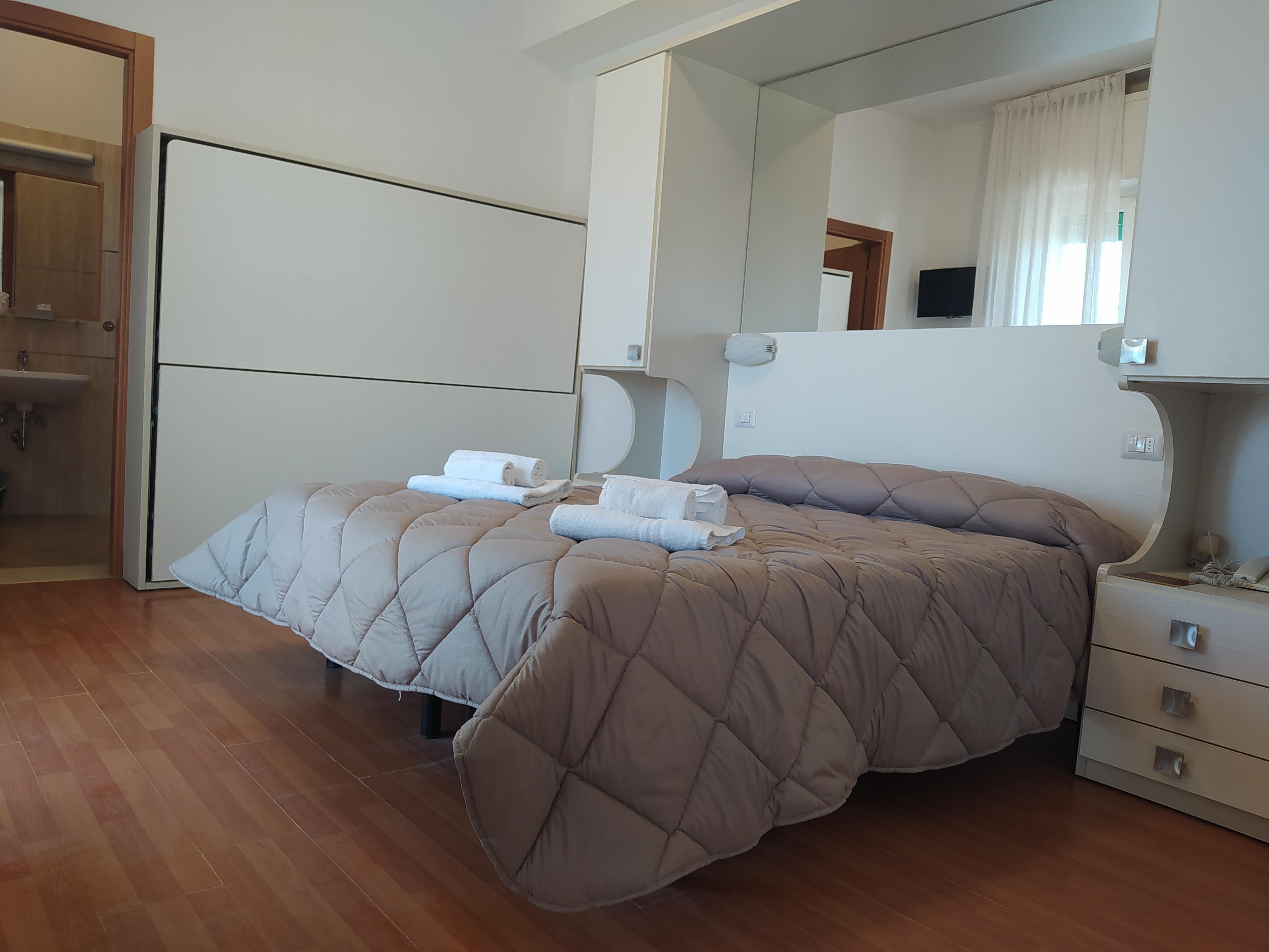Hotel Butterfly Wellness & Spa リミニ エクステリア 写真