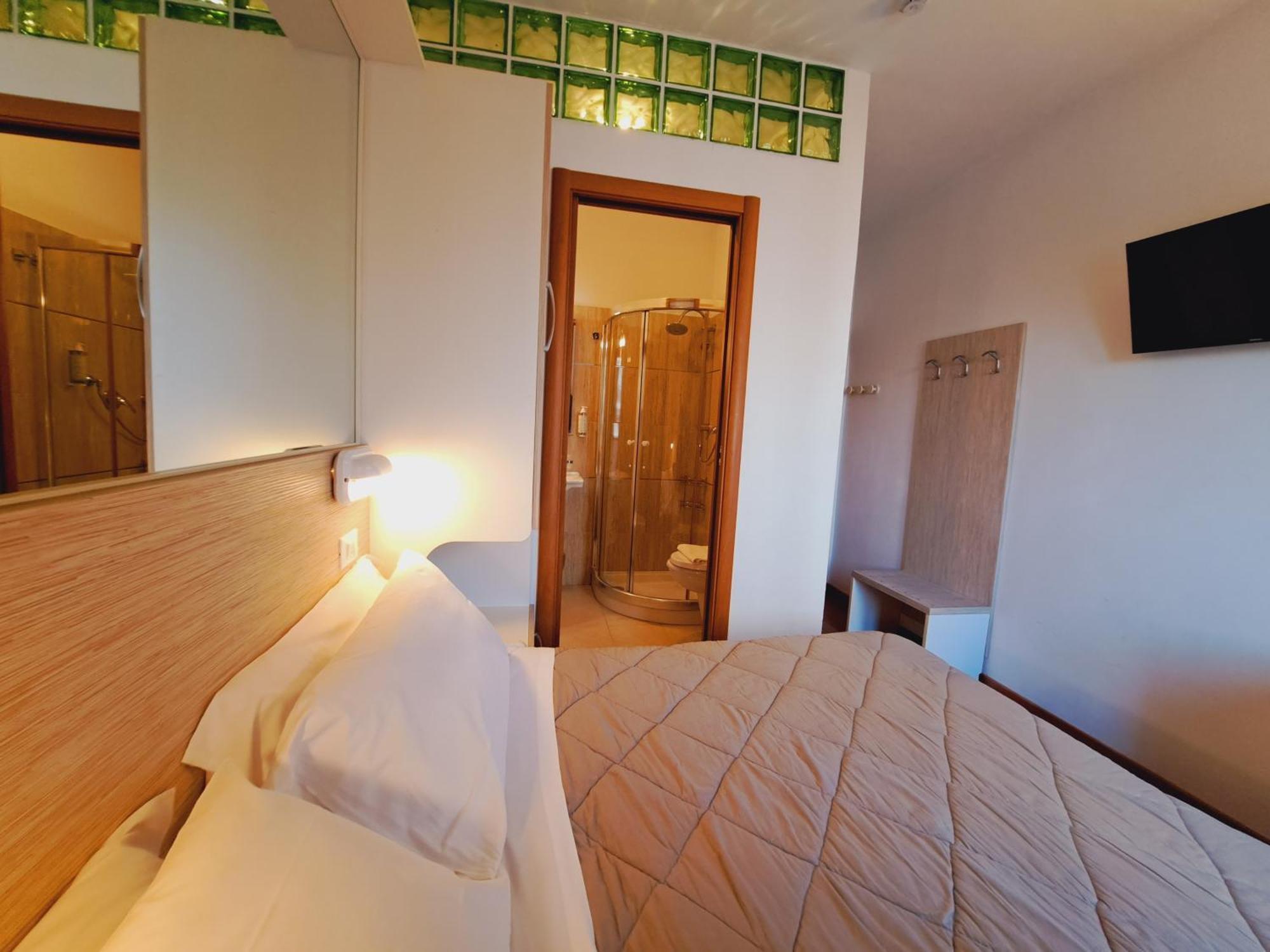 Hotel Butterfly Wellness & Spa リミニ エクステリア 写真