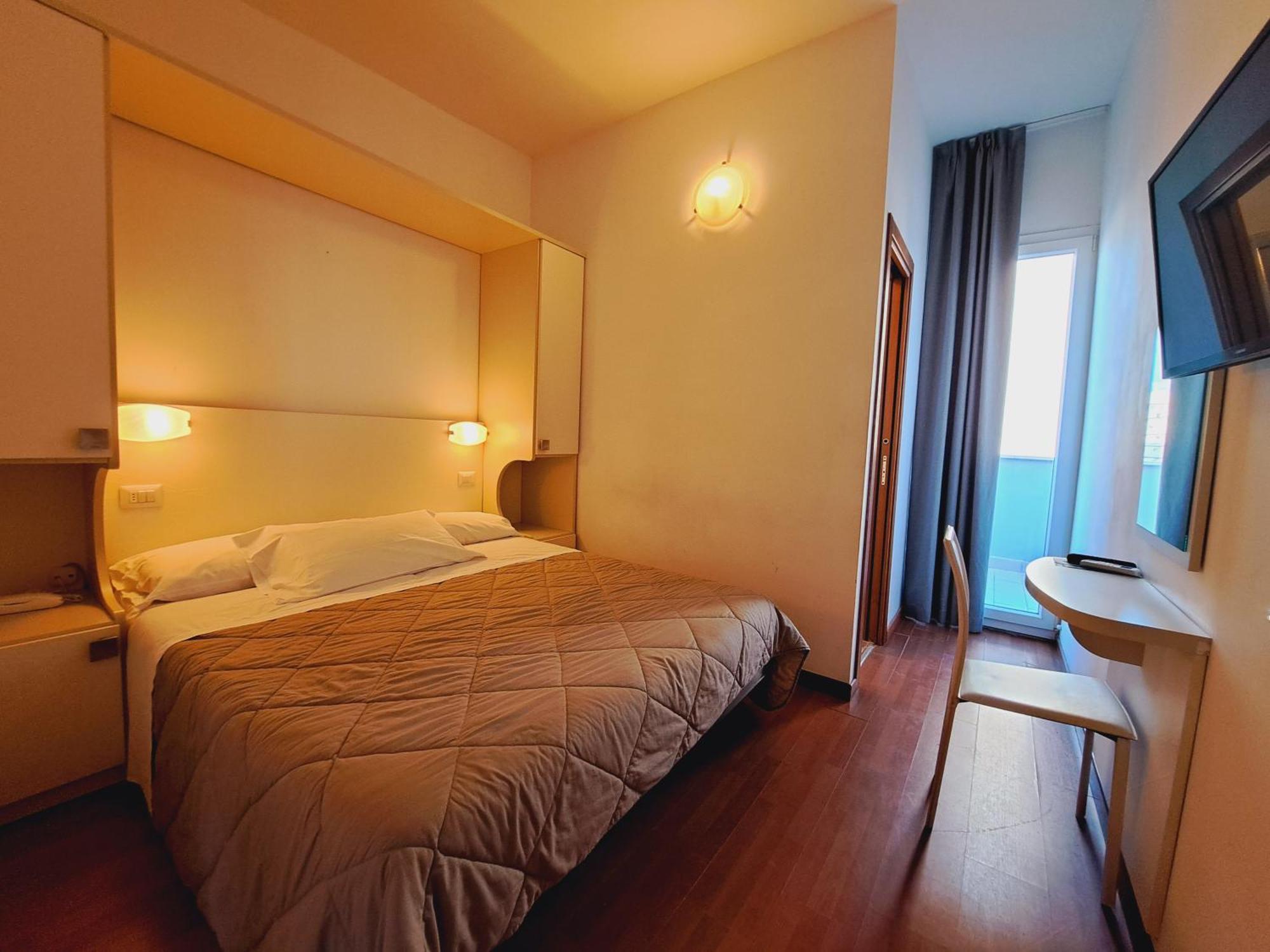 Hotel Butterfly Wellness & Spa リミニ エクステリア 写真