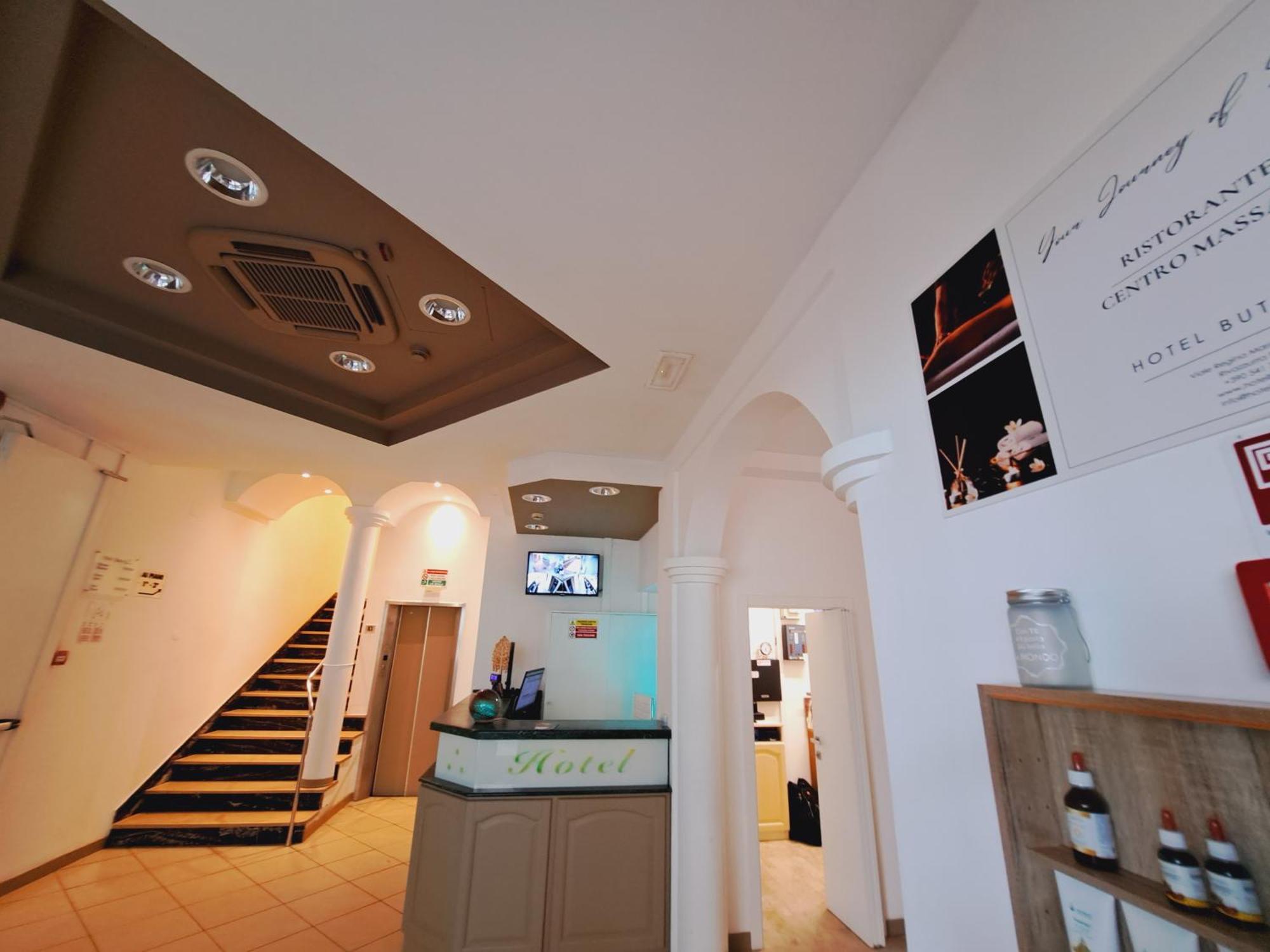 Hotel Butterfly Wellness & Spa リミニ エクステリア 写真