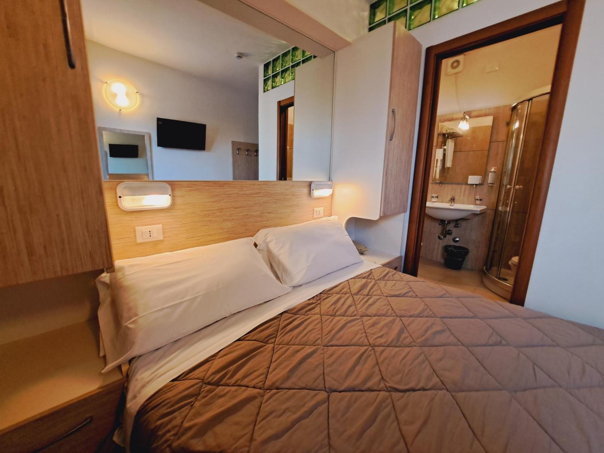 Hotel Butterfly Wellness & Spa リミニ エクステリア 写真