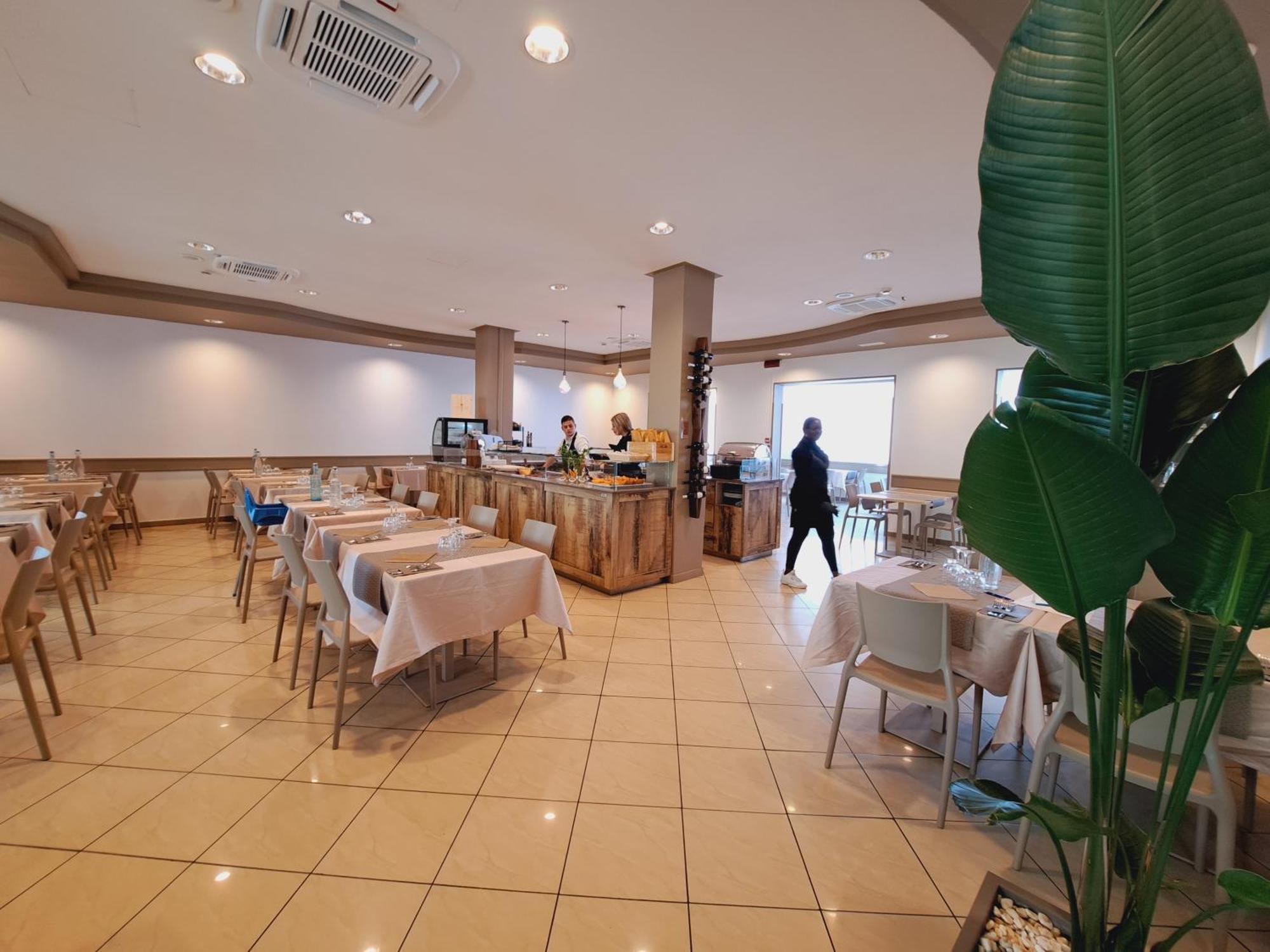 Hotel Butterfly Wellness & Spa リミニ エクステリア 写真