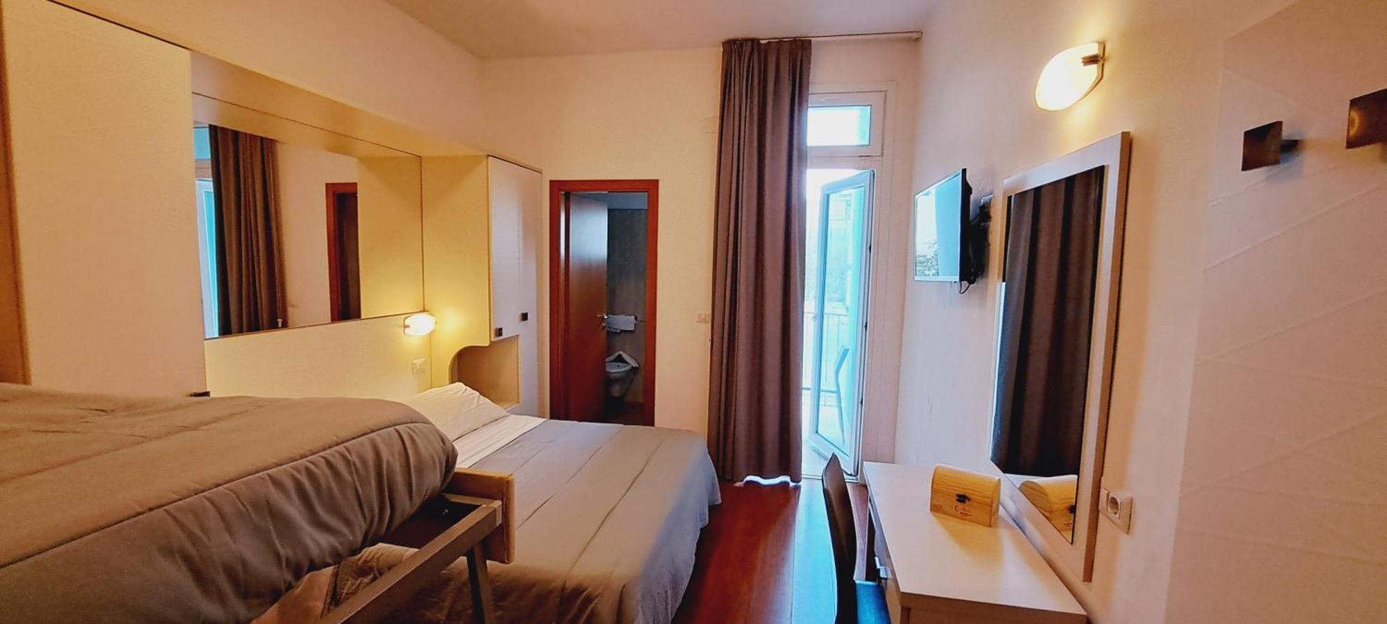 Hotel Butterfly Wellness & Spa リミニ エクステリア 写真