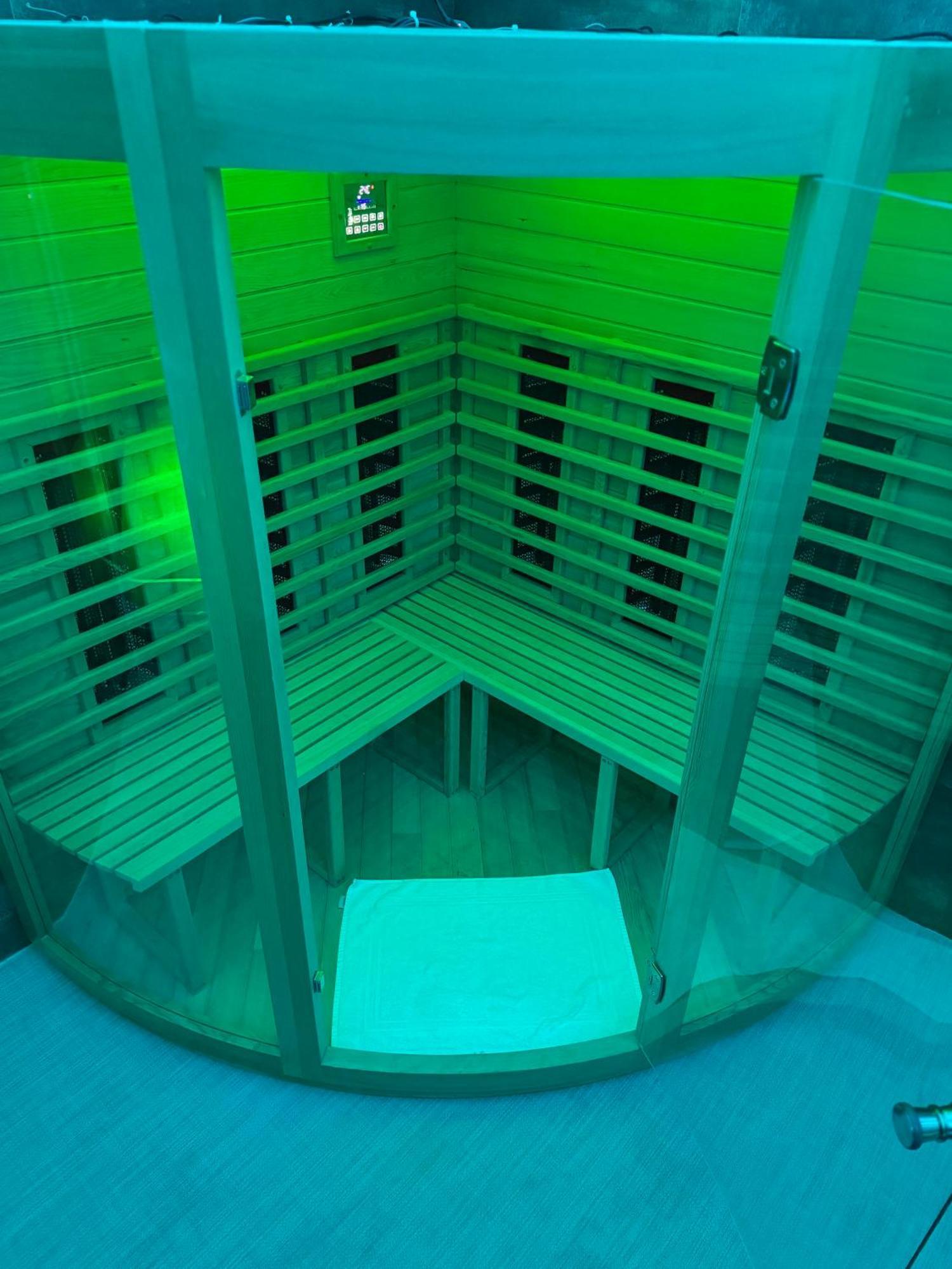 Hotel Butterfly Wellness & Spa リミニ エクステリア 写真