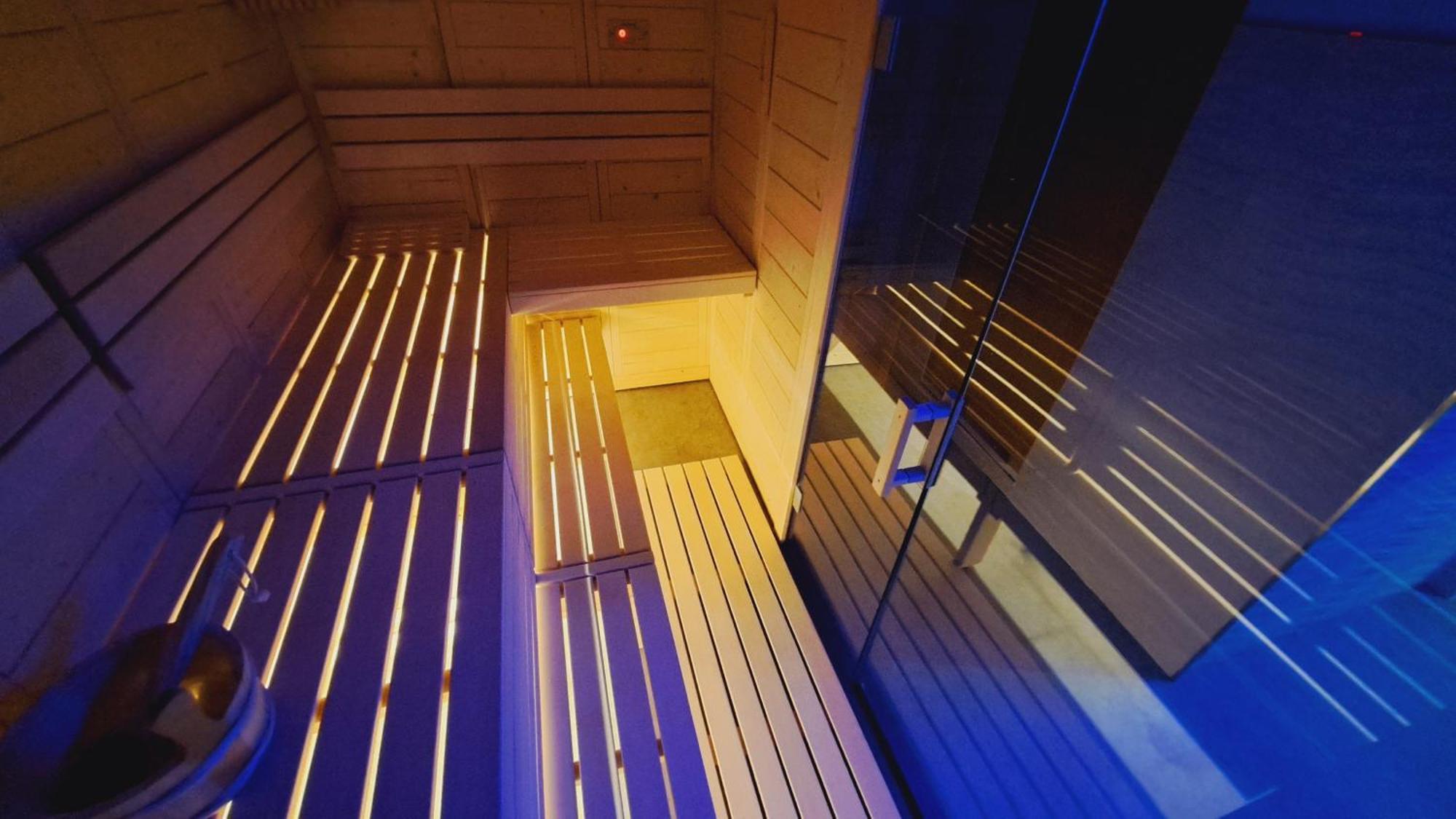 Hotel Butterfly Wellness & Spa リミニ エクステリア 写真